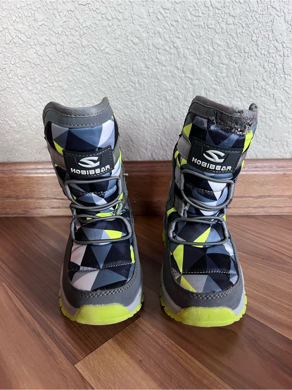 Kids Gray & Neon green Geometric Winter Boots